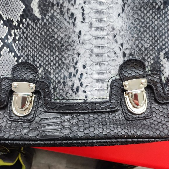 Cleo faux snake leather hand bag / purse - Picture 3 of 10